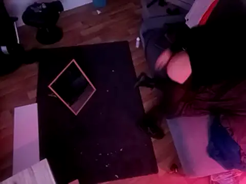 Snapshot of sandrahoeslut chatting on March 12, 2025, 5:57 am sandrahoeslut online show from March 12, 2025, 5:57 am