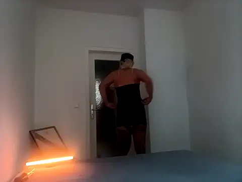 Snapshot of sandrahoeslut chatting on January 23, 2025, 1:02 pm sandrahoeslut online show from January 23, 2025, 1:02 pm