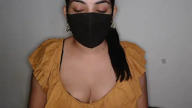 Snapshot of Reddy_Trisha chatting on April 25, 2026, 1:52 am Reddy Trisha online show from April 25, 2026, 1:52 am