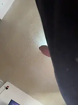 paullliliu online show from September 29, 2025, 10:04 pm