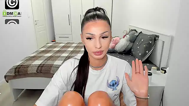 Snapshot of HelenShawn chatting on November 26, 2025, 9:48 pm HelenShawn online show from November 26, 2025, 9:48 pm