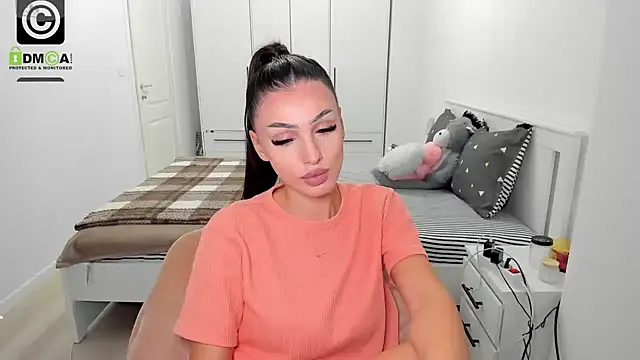 Snapshot of HelenShawn chatting on November 11, 2025, 8:36 pm HelenShawn online show from November 11, 2025, 8:36 pm