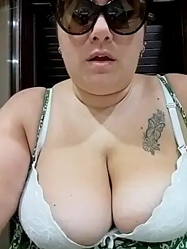 topina8 online show from September 19, 2025, 9:08 pm