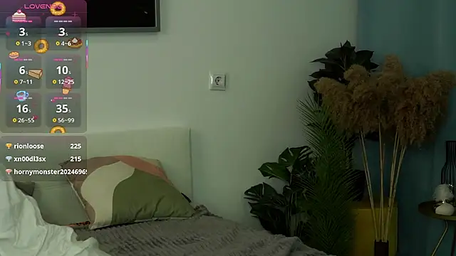 VeronaCritchlow online show from March 18, 2025, 2:06 pm