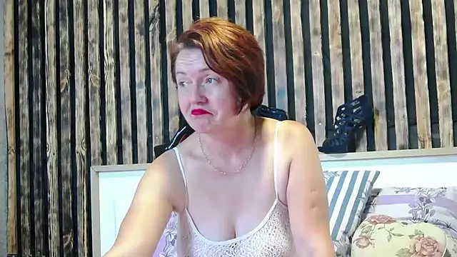 Snapshot of Alis_Lovi chatting on September 24, 2025, 10:33 am Alis Lovi online show from September 24, 2025, 10:33 am