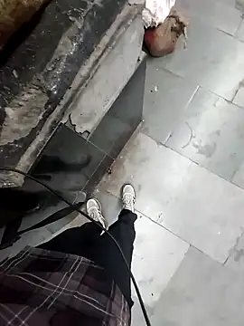 Snapshot of Extrembox5 chatting on March 3, 2025, 2:49 pm Extrembox5 online show from March 3, 2025, 2:49 pm