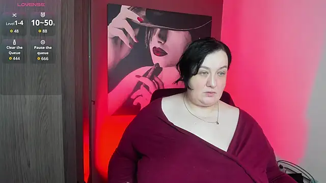 QueenOfHaze online show from June 15, 2026, 9:09 am