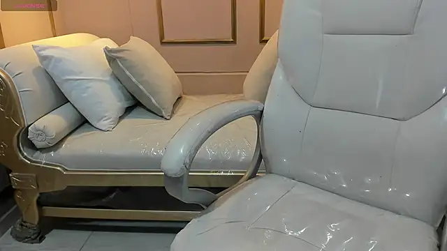 Snapshot of ZoeySnow chatting on November 28, 2025, 12:16 pm ZoeySnow online show from November 28, 2025, 12:16 pm