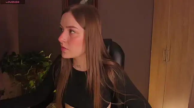 Snapshot of eilynxx chatting on January 31, 2025, 12:17 am eilynxx online show from January 31, 2025, 12:17 am