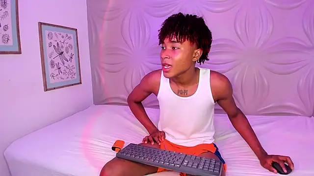 Snapshot of JackBBC18 chatting on February 3, 2025, 11:42 am JackBBC18 online show from February 3, 2025, 11:42 am