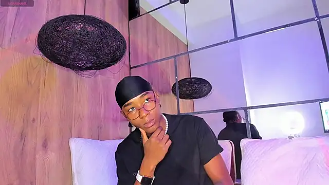 Snapshot of JackBBC18 chatting on September 22, 2025, 1:50 pm JackBBC18 online show from September 22, 2025, 1:50 pm