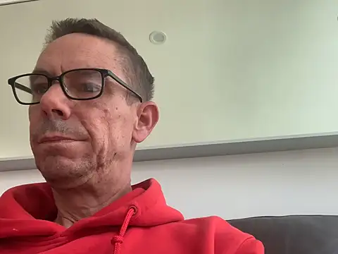 Snapshot of Kenhornu chatting on May 14, 2026, 2:03 pm Kenhornu online show from May 14, 2026, 2:03 pm