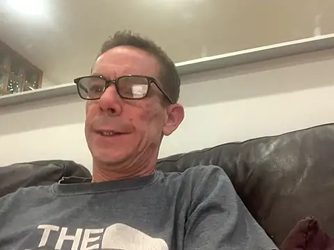 Snapshot of Kenhornu chatting on May 30, 2026, 7:19 pm Kenhornu online show from May 30, 2026, 7:19 pm