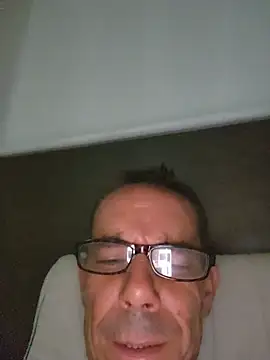Snapshot of Kenhornu chatting on July 16, 2026, 1:41 pm Kenhornu online show from July 16, 2026, 1:41 pm