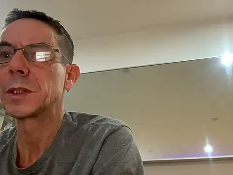 Kenhornu online show from December 17, 2025, 9:31 pm