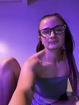 Snapshot of thequeenkendall2025 chatting on February 4, 2025, 9:49 am thequeenkendall2025 online show from February 4, 2025, 9:49 am