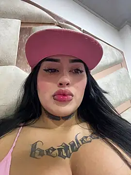 Girl milk7 online show from March 4, 2026, 6:21 am