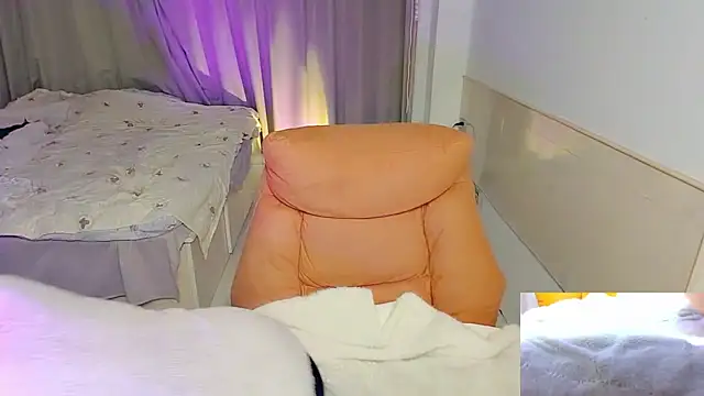 Snapshot of Song_99 chatting on October 27, 2025, 1:34 pm Song 99 online show from October 27, 2025, 1:34 pm