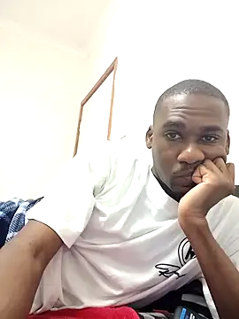 Snapshot of babyboy_tee chatting on September 28, 2025, 10:39 pm babyboy tee online show from September 28, 2025, 10:39 pm