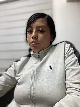 Snapshot of Im-Allysoon chatting on February 5, 2025, 2:19 am Im-Allysoon online show from February 5, 2025, 2:19 am