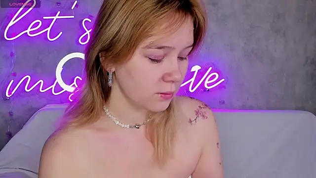 Snapshot of Amy_Kimberlly chatting on September 24, 2025, 11:54 pm Amy Kimberlly online show from September 24, 2025, 11:54 pm