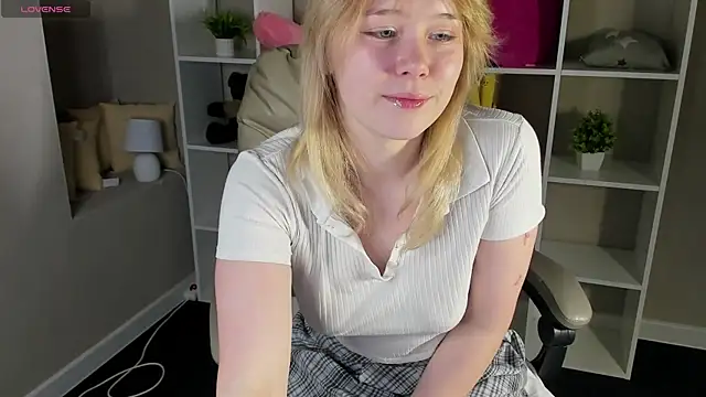 Snapshot of Amy_Kimberlly chatting on September 15, 2025, 1:06 am Amy Kimberlly online show from September 15, 2025, 1:06 am