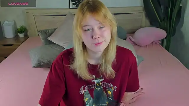 Snapshot of Amy_Kimberlly chatting on September 14, 2025, 12:00 am Amy Kimberlly online show from September 14, 2025, 12:00 am