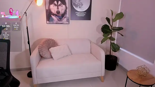 Snapshot of LairaScott chatting on December 16, 2025, 10:36 pm LairaScott online show from December 16, 2025, 10:36 pm