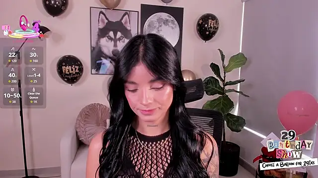 Snapshot of LairaScott chatting on November 11, 2025, 5:08 pm LairaScott online show from November 11, 2025, 5:08 pm