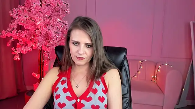 Snapshot of EmiliaBedy chatting on March 21, 2025, 3:24 pm EmiliaBedy online show from March 21, 2025, 3:24 pm