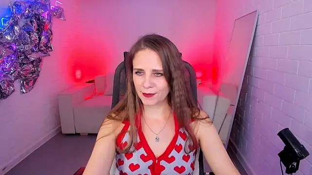 Snapshot of EmiliaBedy chatting on November 18, 2025, 9:12 am EmiliaBedy online show from November 18, 2025, 9:12 am