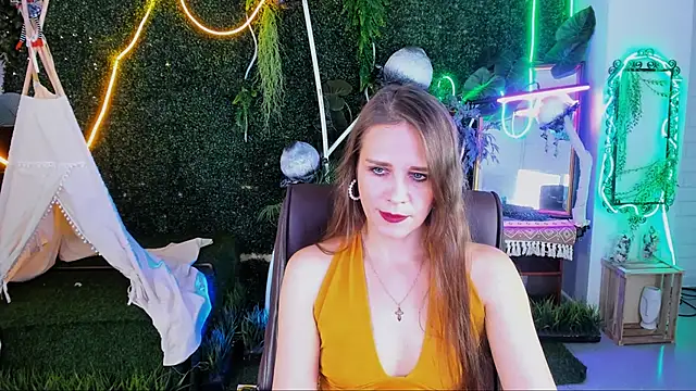 Snapshot of EmiliaBedy chatting on November 15, 2025, 9:13 am EmiliaBedy online show from November 15, 2025, 9:13 am