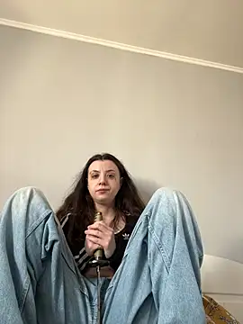 bunnythetailor online show from April 5, 2026, 6:42 am