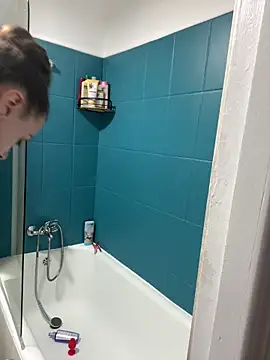 bunnythetailor online show from February 5, 2025, 1:11 pm