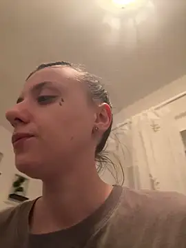 bunnythetailor online show from January 28, 2025, 5:35 pm