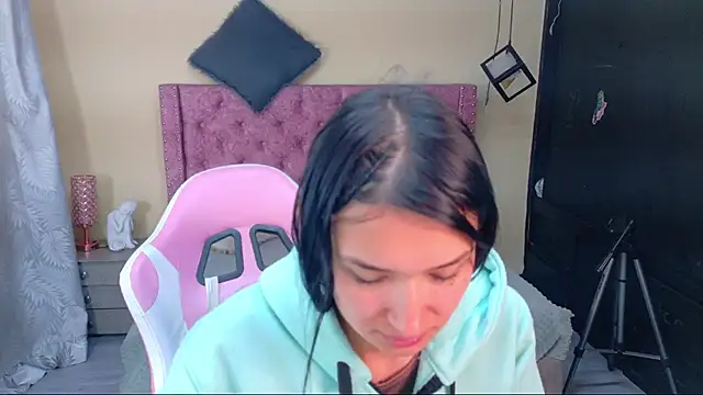 Snapshot of Sofii_cutee chatting on December 18, 2025, 11:58 am Sofii cutee online show from December 18, 2025, 11:58 am