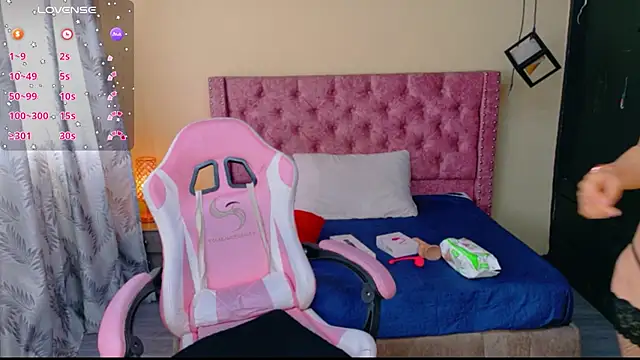 Snapshot of Sofii_cutee chatting on January 13, 2026, 1:15 pm Sofii cutee online show from January 13, 2026, 1:15 pm