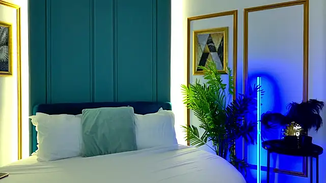 AylaPearl online show from October 17, 2025, 6:43 pm