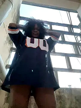 Boneca25 online show from November 1, 2025, 4:12 pm