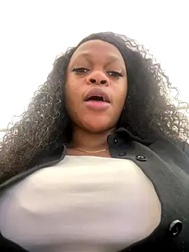 Boneca25 online show from October 15, 2025, 11:29 am