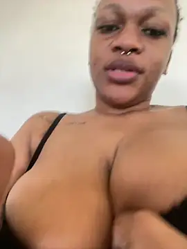 Snapshot of Boneca25 chatting on May 2, 2026, 11:37 am Boneca25 online show from May 2, 2026, 11:37 am