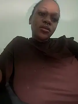 Snapshot of Boneca25 chatting on April 30, 2026, 8:57 pm Boneca25 online show from April 30, 2026, 8:57 pm