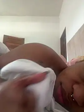 Snapshot of Boneca25 chatting on May 12, 2026, 6:32 am Boneca25 online show from May 12, 2026, 6:32 am