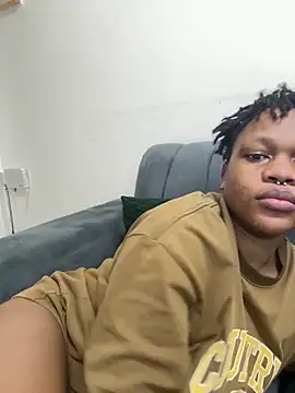 Snapshot of Boneca25 chatting on April 20, 2026, 10:51 am Boneca25 online show from April 20, 2026, 10:51 am