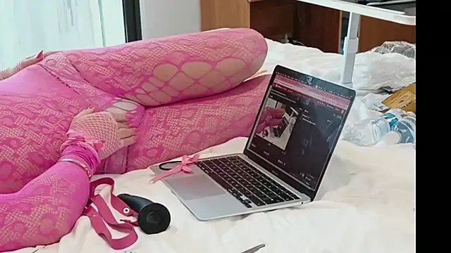 Cucked Sissy Bitch online show from March 28, 2026, 3:40 am