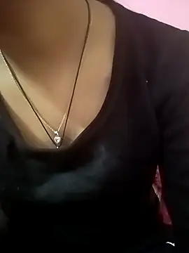 Snapshot of Tanu-00 chatting on December 15, 2025, 2:56 pm Tanu-00 online show from December 15, 2025, 2:56 pm