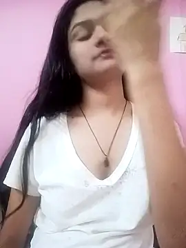 Snapshot of Tanu-00 chatting on October 5, 2025, 6:31 pm Tanu-00 online show from October 5, 2025, 6:31 pm