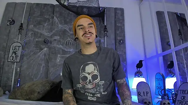 Snapshot of kaletattoo chatting on October 29, 2025, 11:09 am kaletattoo online show from October 29, 2025, 11:09 am