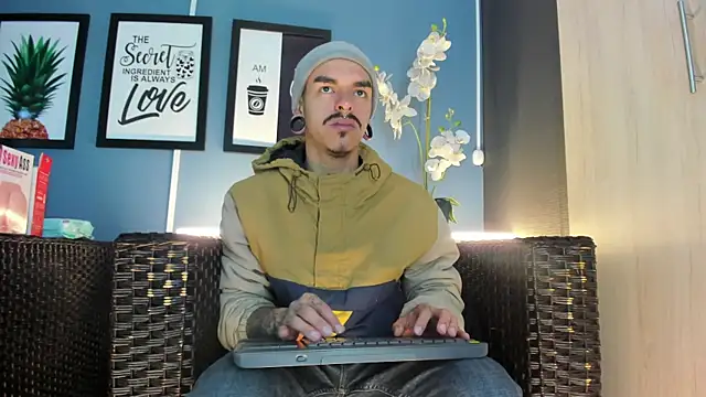 Snapshot of kaletattoo chatting on November 26, 2025, 11:21 am kaletattoo online show from November 26, 2025, 11:21 am