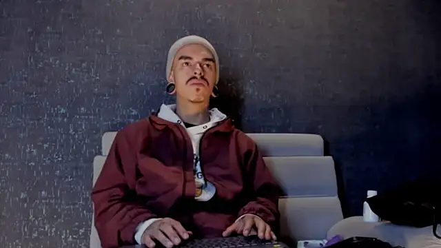 Snapshot of kaletattoo chatting on December 5, 2025, 11:09 am kaletattoo online show from December 5, 2025, 11:09 am